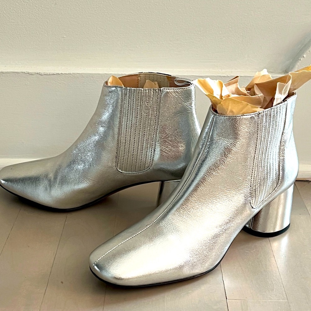 MARC JACOBS silver ankle bootie - size 39 (9) worn once!
